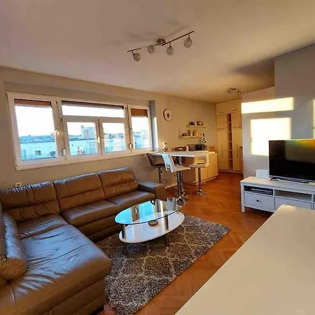 1-bedroom Floor In Heart Of Old Town Apartament Bratislava