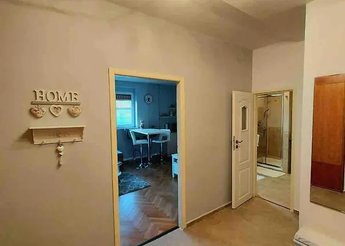 Lägenhet 1-bedroom Floor In Heart Of Old Town *