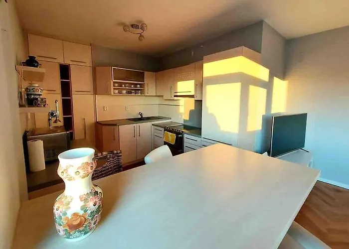 Lägenhet 1-bedroom Floor In Heart Of Old Town Bratislava