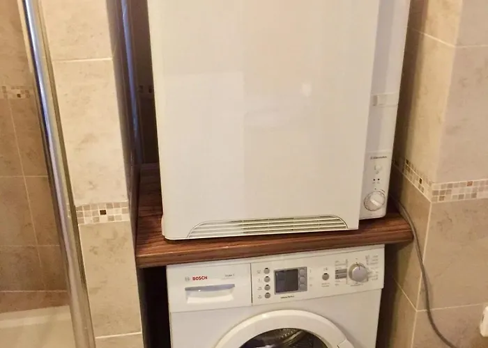 1-bedroom Floor In Heart Of Old Town