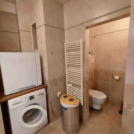 1-bedroom Floor In Heart Of Old Town Апартаменти