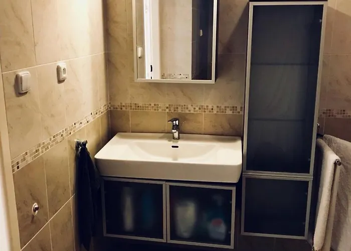 1-bedroom Floor In Heart Of Old Town