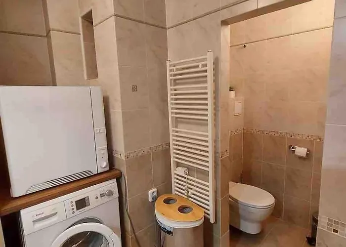 1-bedroom Floor In Heart Of Old Town 公寓